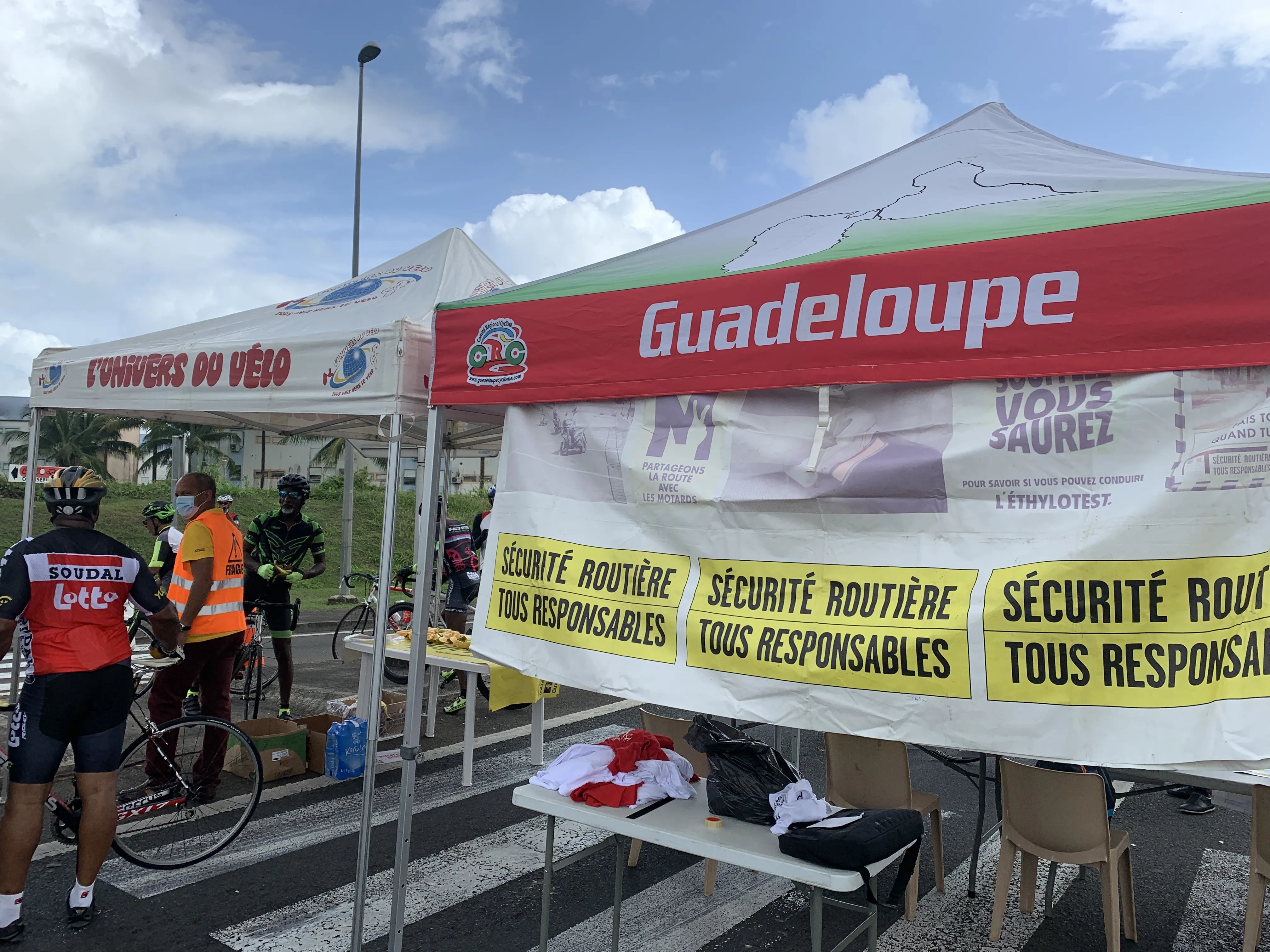 Sécurité routière : opération de sensibilisation aux cyclistes sur la route de l'Alliancedef