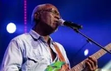 Jacob Desvarieux, guitariste et co-fondateur du groupe Kassav est décédédef