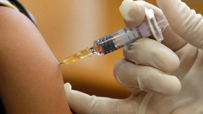 Vaccination obligatoire : les enseignants apportent leur soutien aux soignantsdef
